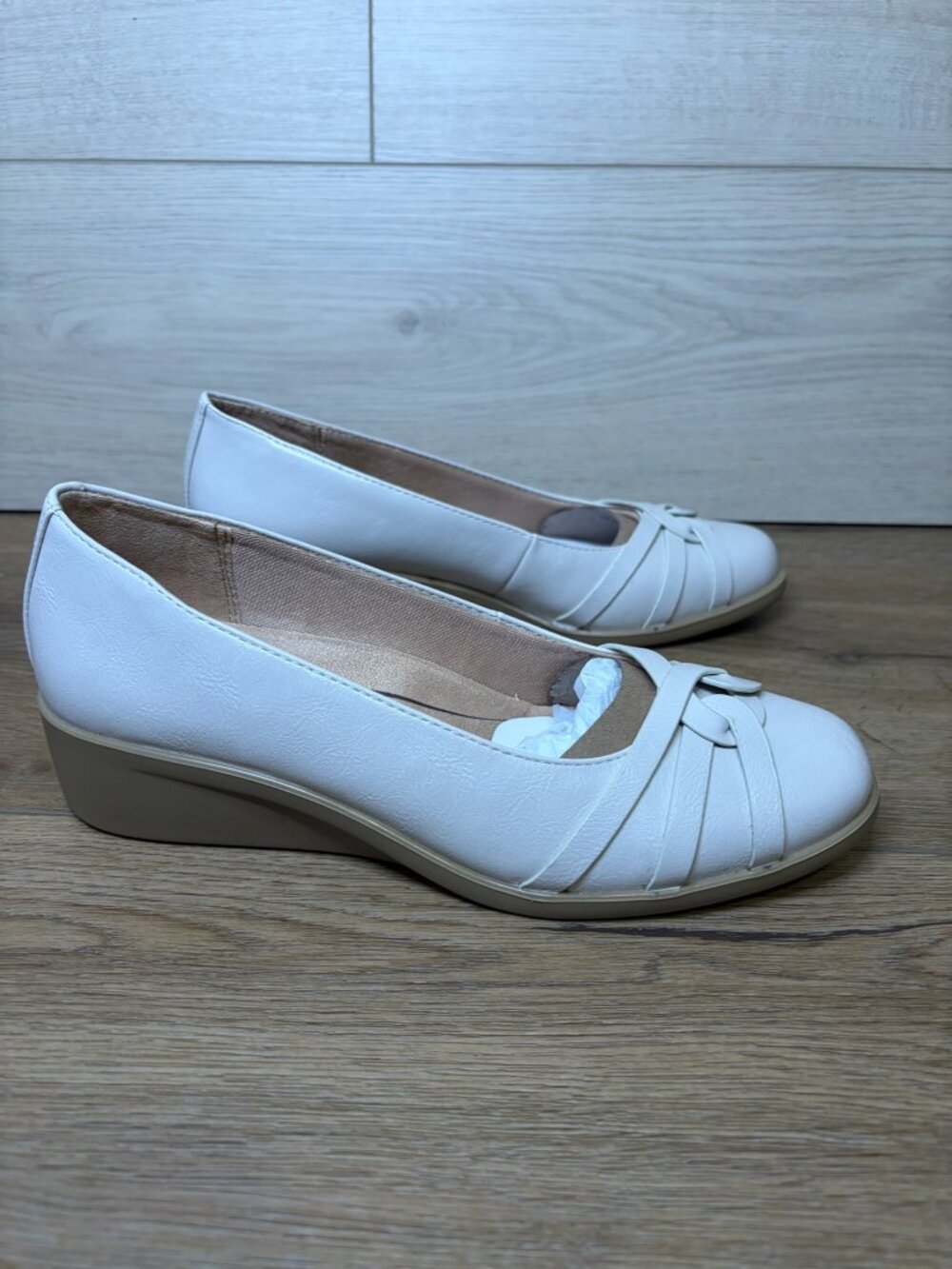 LifeStride Jorie Ballet Womens Bone Faux Leather Slip On Wedge Heel 7W